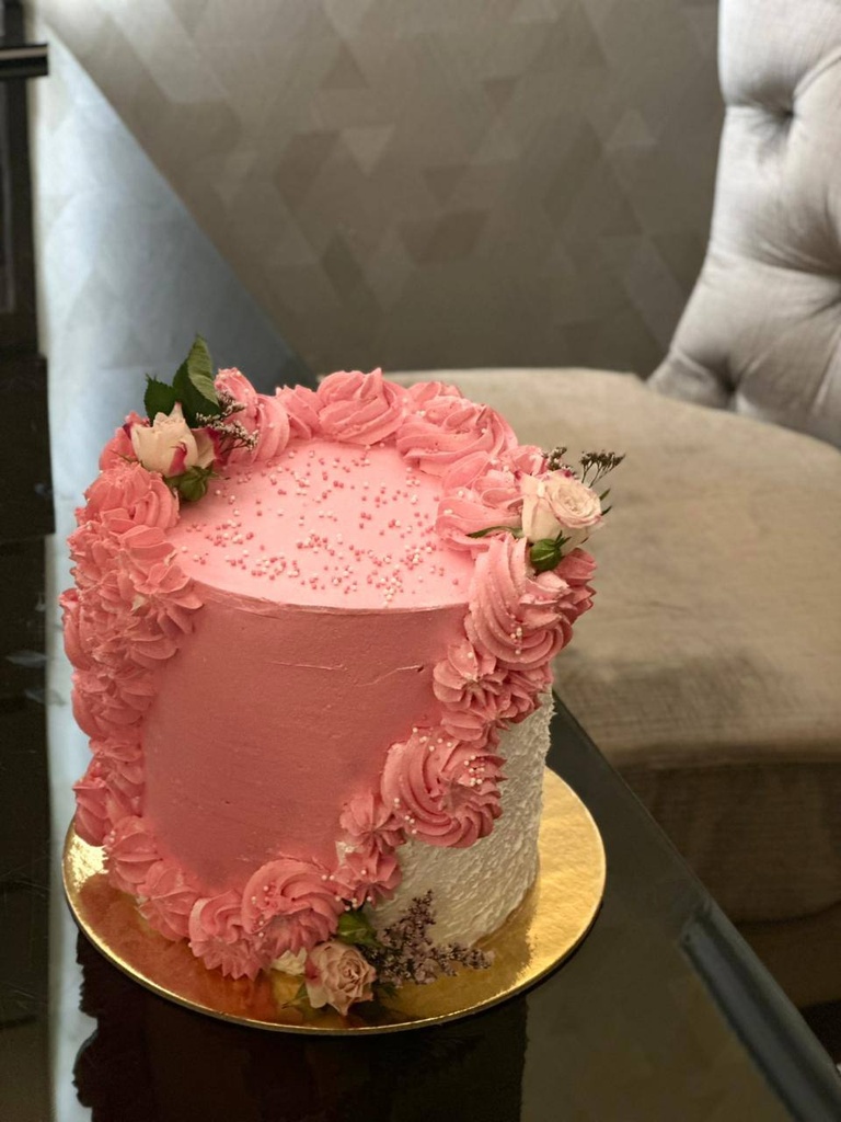 نيكد كيك فانيلا توت احمر وسط سبشيل