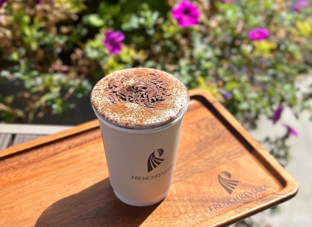 شوكولاتة مثلجة كريمية ( CREAMY ICED CHOCOLATE)