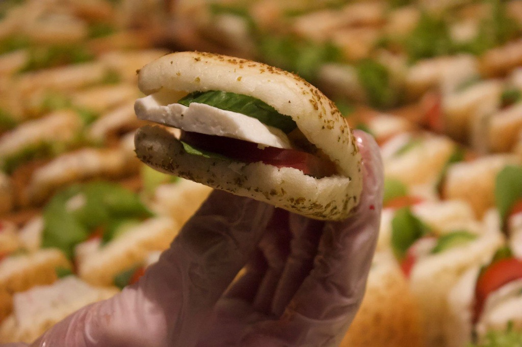 ساندويتش حلوم