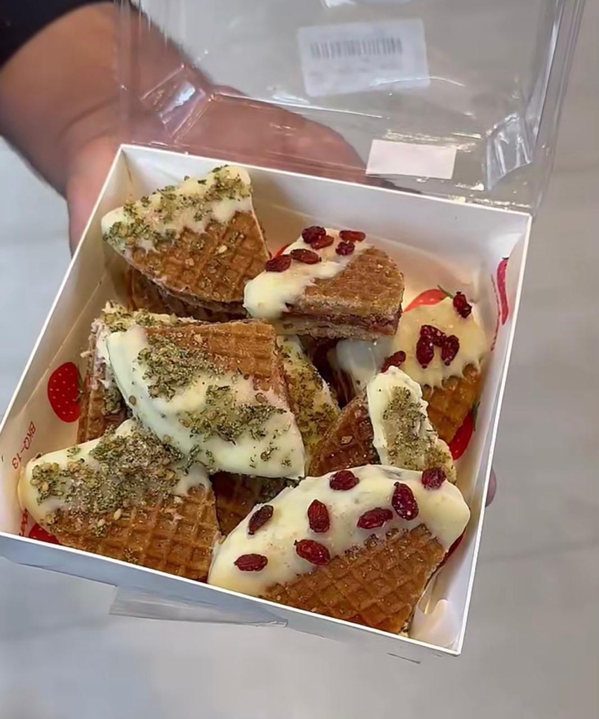 وافل بالشوكولاتة الوان الحياة